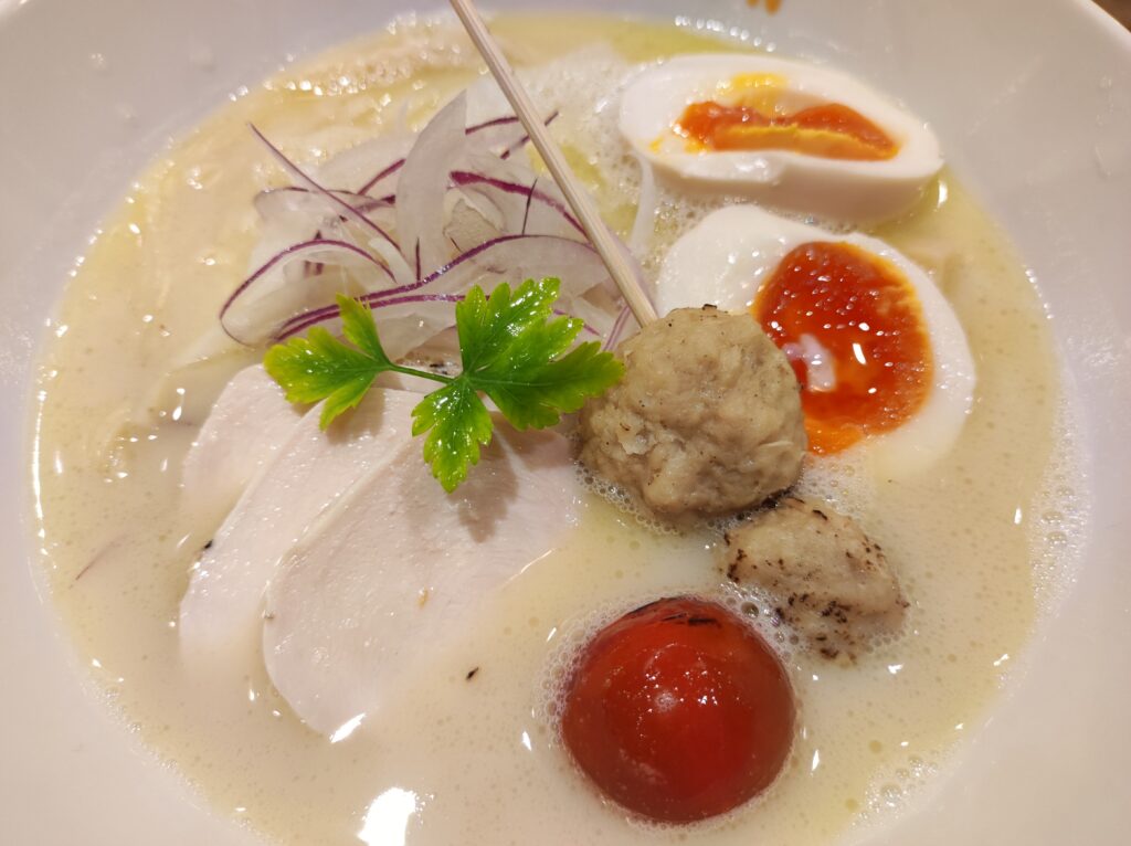 特製鶏白湯ラーメン